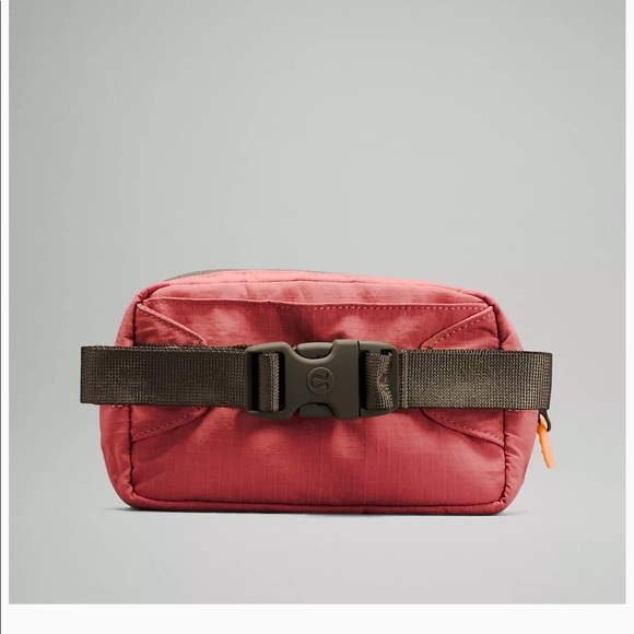 Brier Rose Mini everywhere belt bag lululemon - Picture 5 of 5